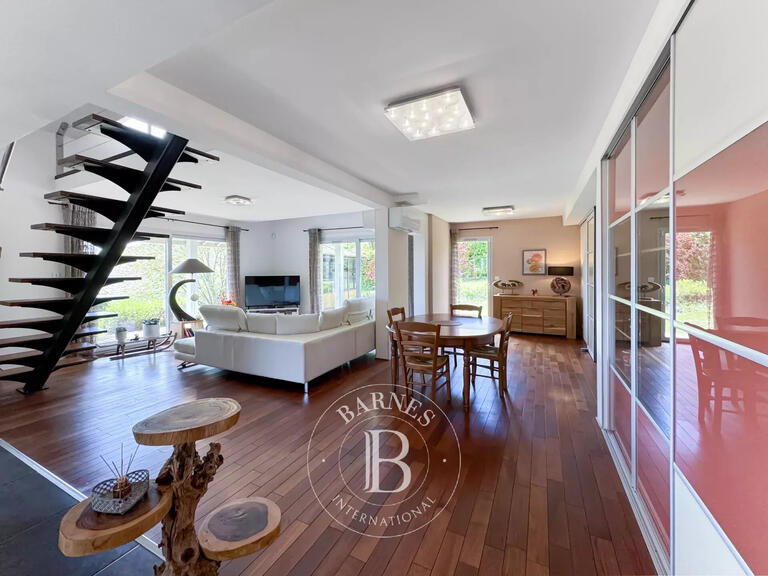 House Saint-Alban-Leysse - 4 bedrooms - 155m²