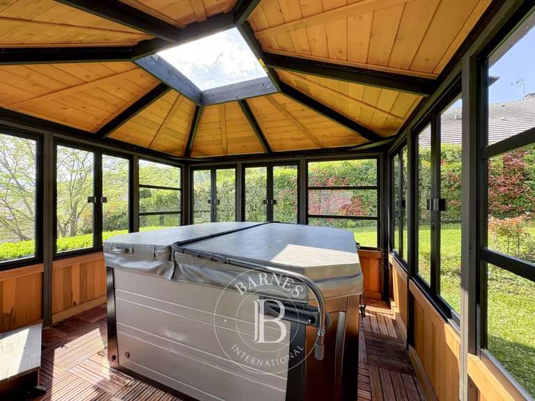 Maison Saint-Alban-Leysse - 4 chambres - 155m²