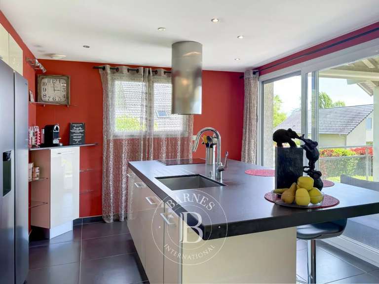 Maison Saint-Alban-Leysse - 4 chambres - 155m²