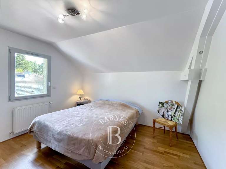 Maison Saint-Alban-Leysse - 4 chambres - 155m²