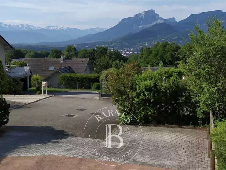 Maison Saint-Alban-Leysse - 4 chambres - 155m²