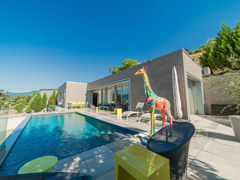Maison Saint-Alban-Leysse - 3 chambres - 200m²