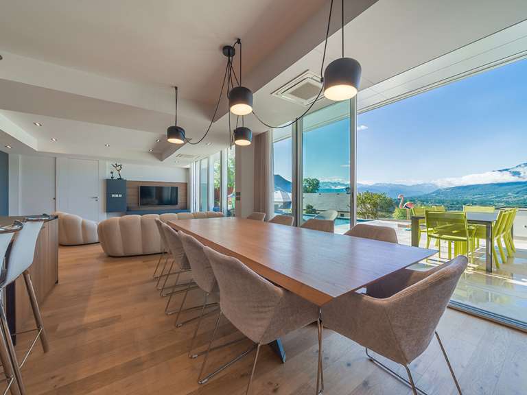 Maison Saint-Alban-Leysse - 3 chambres - 200m²