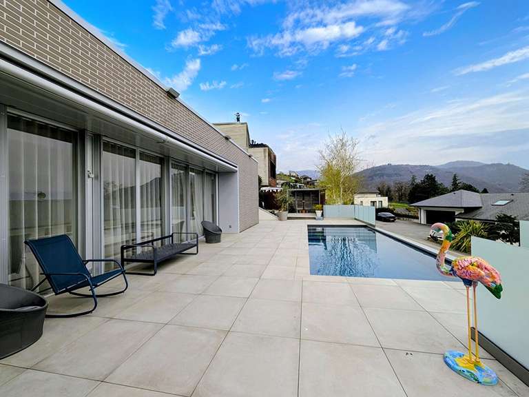 Maison Saint-Alban-Leysse - 3 chambres - 200m²