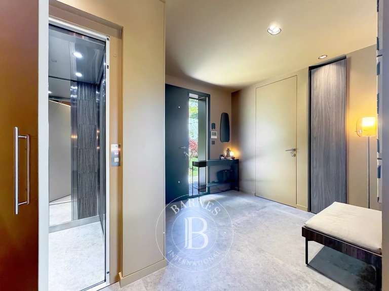 Maison Saint-Alban-Leysse - 3 chambres - 239m²
