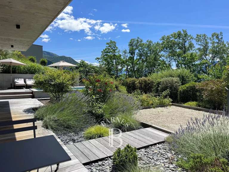 Maison Saint-Alban-Leysse - 3 chambres - 239m²