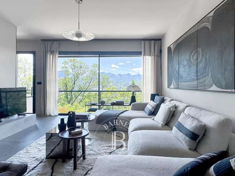 Maison Saint-Alban-Leysse - 3 chambres - 239m²