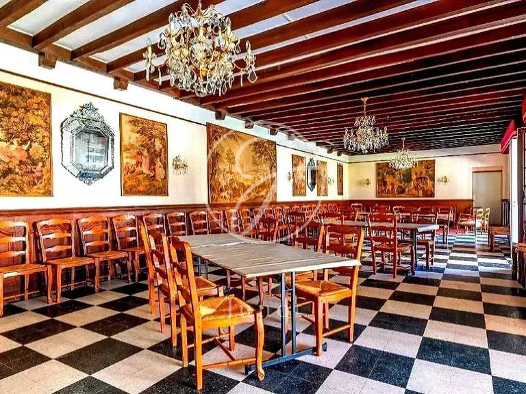 Hôtel particulier Saint-Amand-Montrond - 14 chambres - 844m²