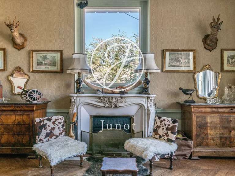 Hôtel particulier Saint-Amand-Montrond - 14 chambres - 844m²