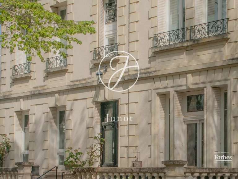 Hôtel particulier Saint-Amand-Montrond - 14 chambres - 844m²