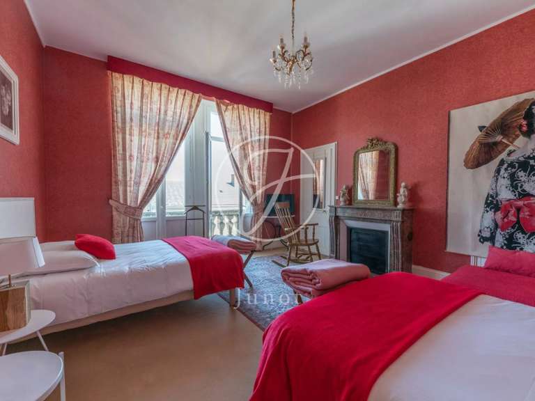 Hôtel particulier Saint-Amand-Montrond - 14 chambres - 844m²