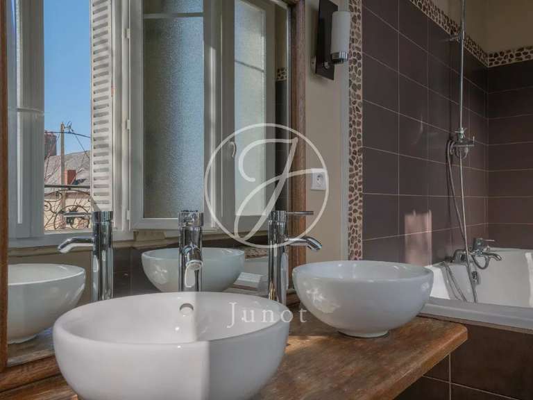 Hôtel particulier Saint-Amand-Montrond - 14 chambres - 844m²