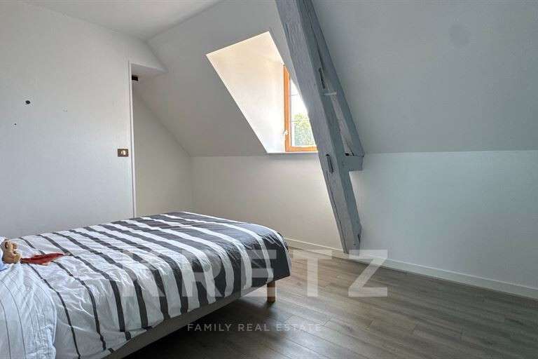 Maison Saint-Amand-Montrond - 4 chambres - 300m²