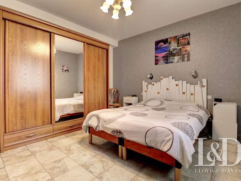 Maison Saint-Ambroix - 4 chambres - 175m²