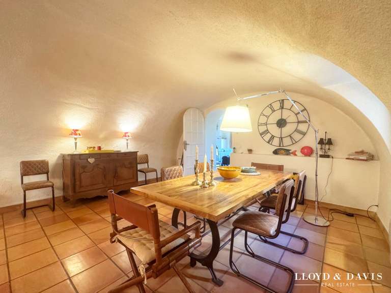 House Saint-Ambroix - 5 bedrooms - 204m²