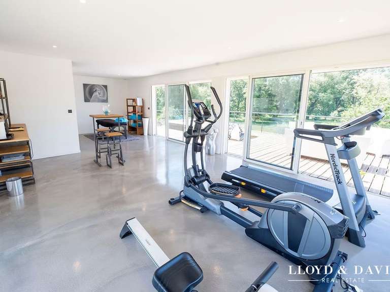 Maison Saint-Ambroix - 8 chambres - 396m²