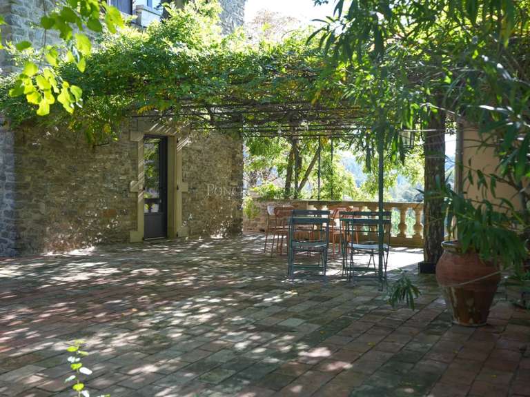 Propriété Saint-Ambroix - 15 chambres - 750m²