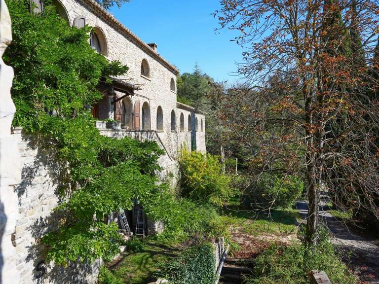 Propriété Saint-Ambroix - 15 chambres - 750m²