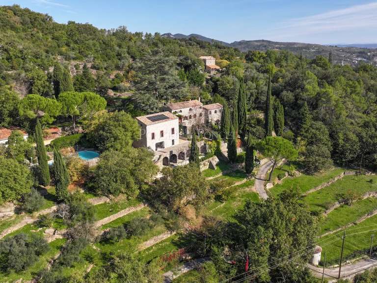 Propriété Saint-Ambroix - 15 chambres - 750m²