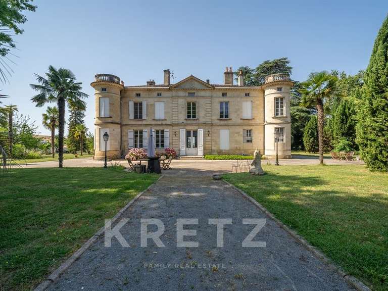 Castle Saint-André-de-Cubzac - 675m²