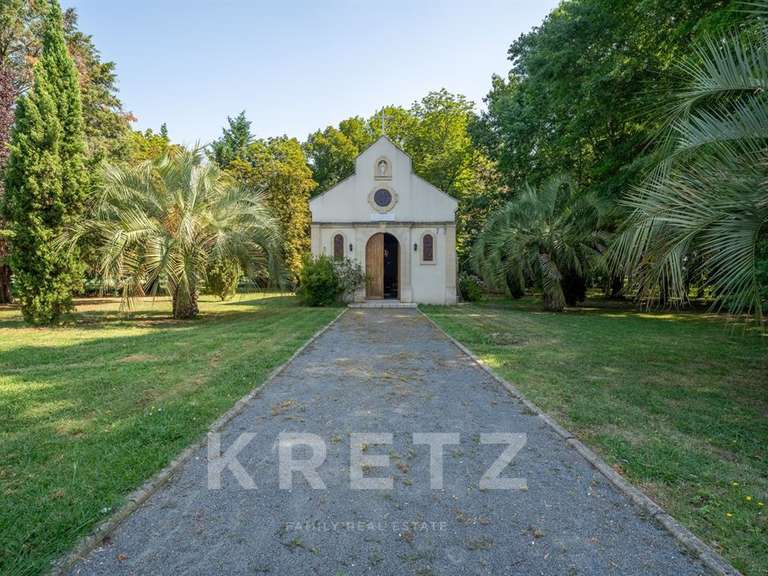 Castle Saint-André-de-Cubzac - 675m²