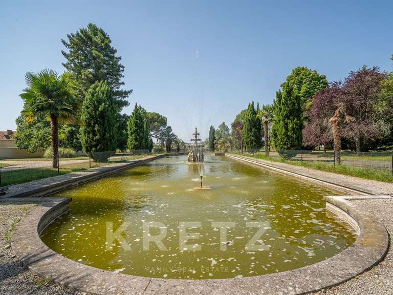 Castle Saint-André-de-Cubzac - 675m²