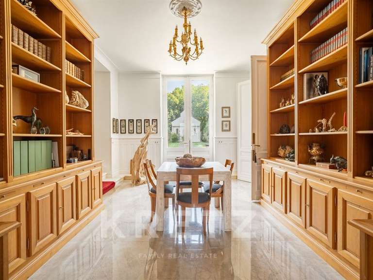 Castle Saint-André-de-Cubzac - 675m²
