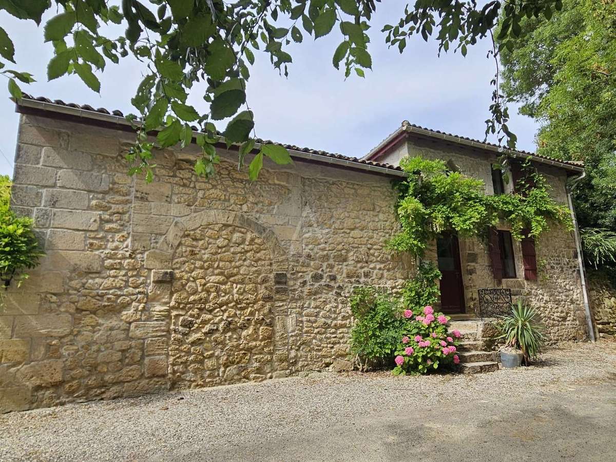 House Saint-André-de-Cubzac