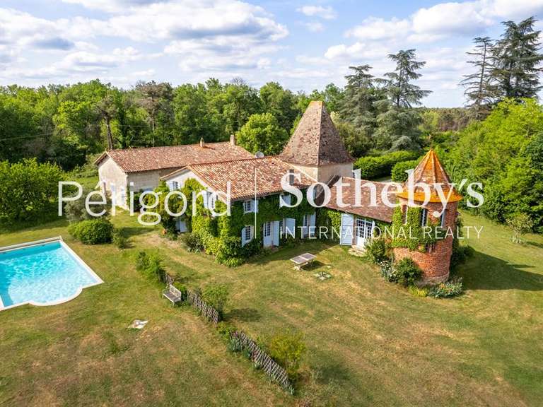 Maison Saint-André-de-Double - 9 chambres - 440m²