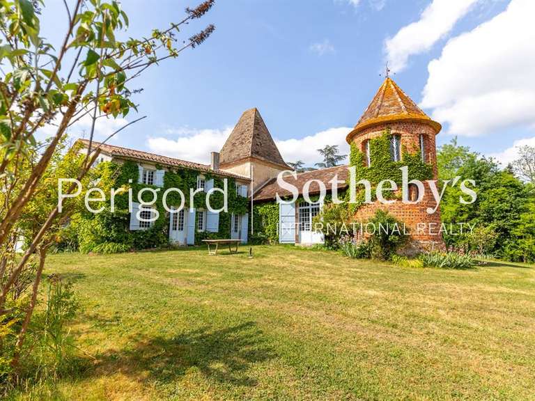 Maison Saint-André-de-Double - 9 chambres - 440m²