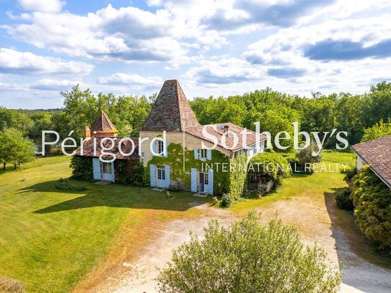 Maison Saint-André-de-Double - 9 chambres - 440m²