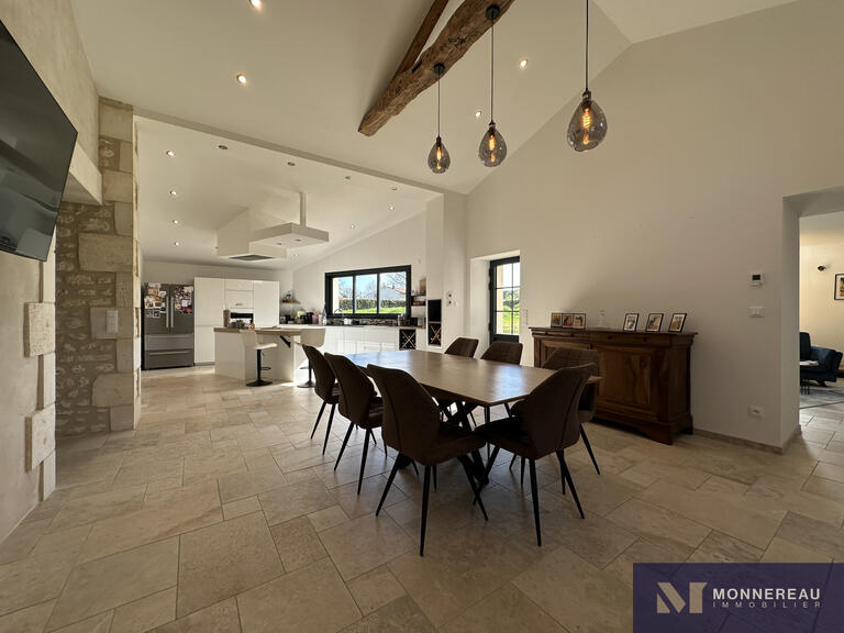 Maison Saint-André-de-Lidon - 3 chambres - 238m²