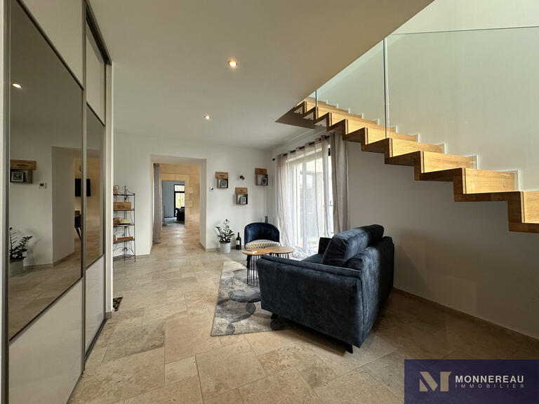Maison Saint-André-de-Lidon - 3 chambres - 238m²