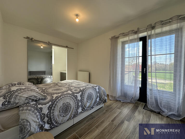 Maison Saint-André-de-Lidon - 3 chambres - 238m²
