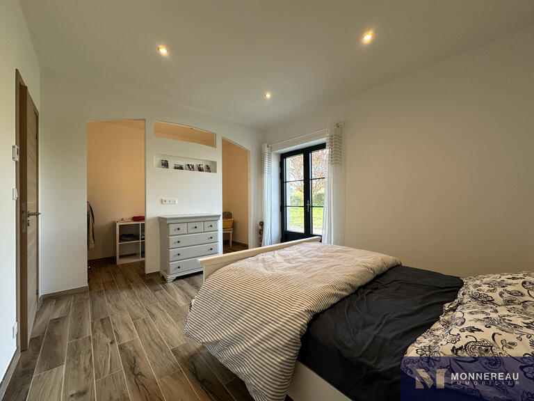 Maison Saint-André-de-Lidon - 3 chambres - 238m²