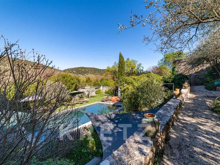 Propriété Saint-André-de-Roquepertuis - 7 chambres - 360m²