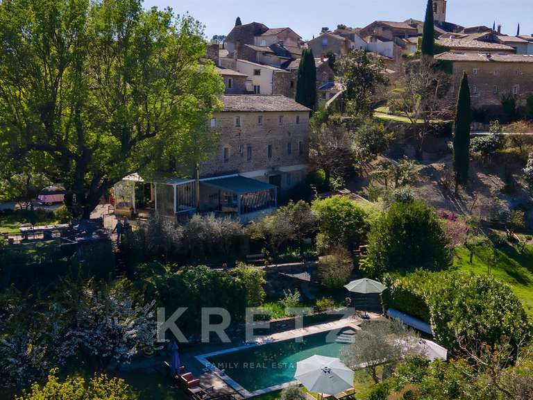 Propriété Saint-André-de-Roquepertuis - 7 chambres - 360m²