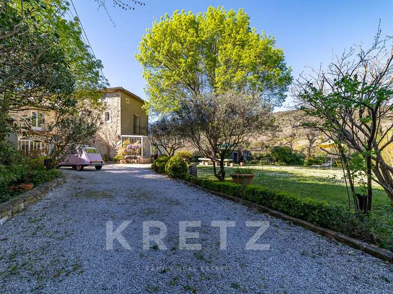 Propriété Saint-André-de-Roquepertuis - 7 chambres - 360m²