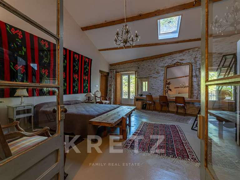 Propriété Saint-André-de-Roquepertuis - 7 chambres - 360m²