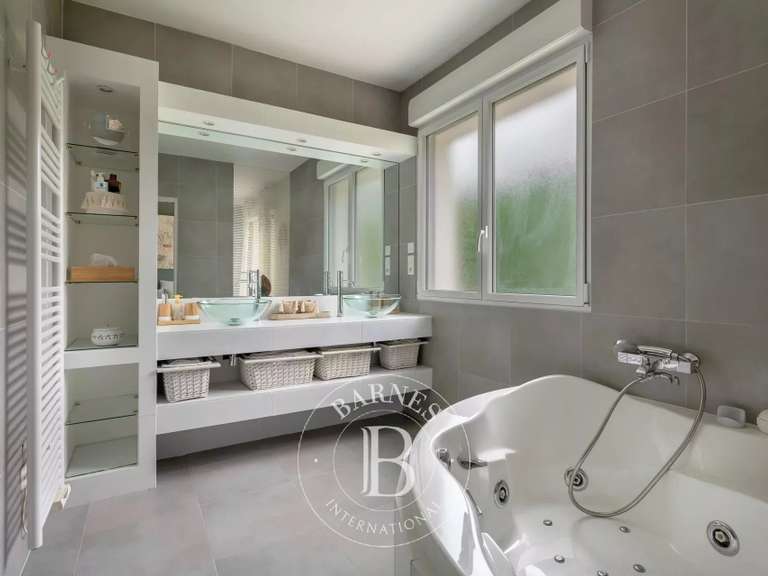 Maison Saint-André-des-Eaux - 6 chambres - 459m²