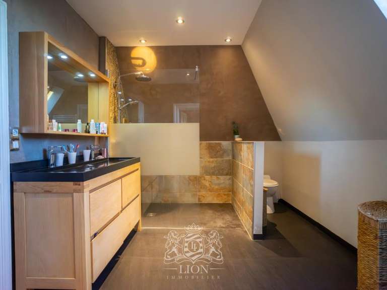 House Saint-André-lez-Lille - 5 bedrooms - 195m²