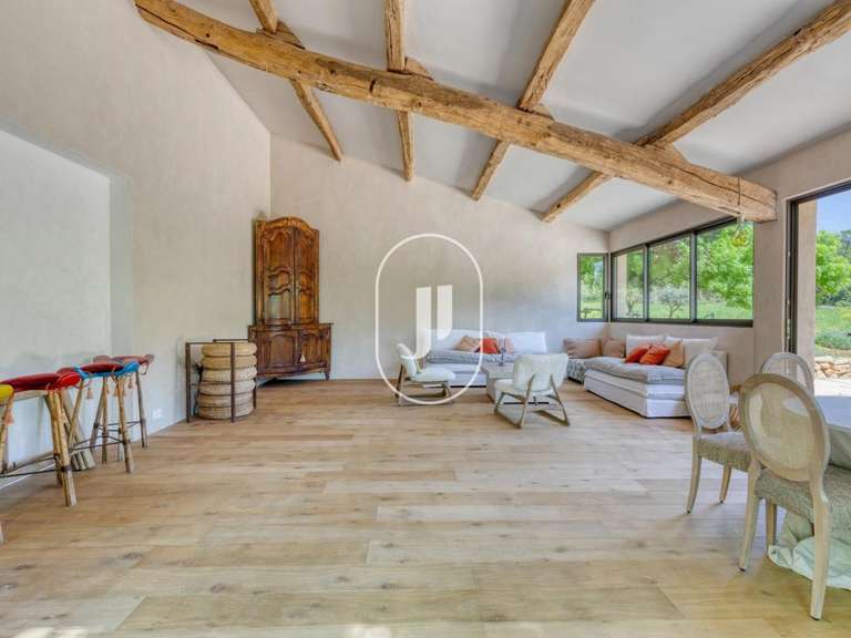 Maison Saint-Antonin-du-Var - 5 chambres - 230m²