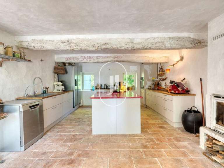 Maison Saint-Antonin-du-Var - 5 chambres - 230m²
