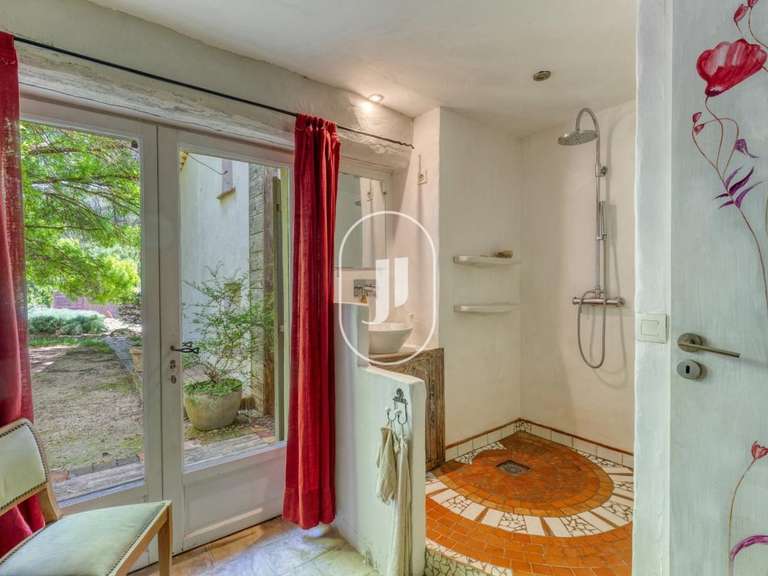 Maison Saint-Antonin-du-Var - 5 chambres - 230m²