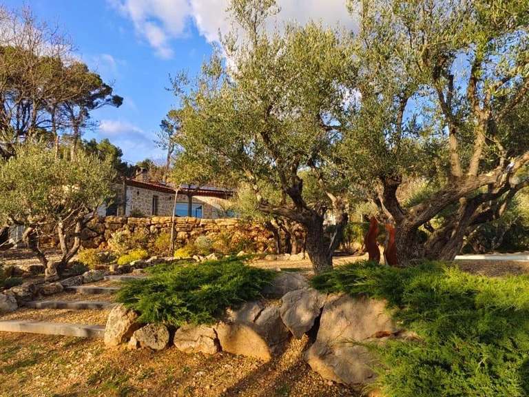 Maison Saint-Antonin-du-Var - 4 chambres - 400m²