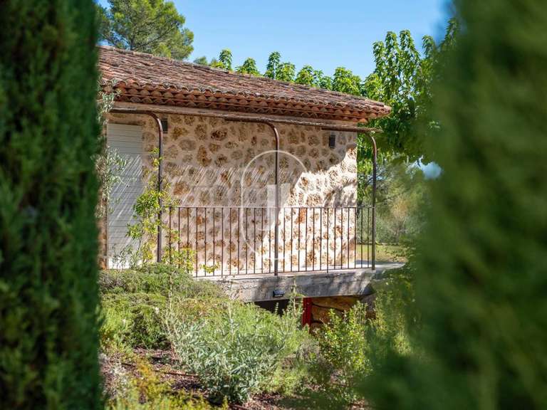 Villa Saint-Antonin-du-Var - 4 chambres - 200m²