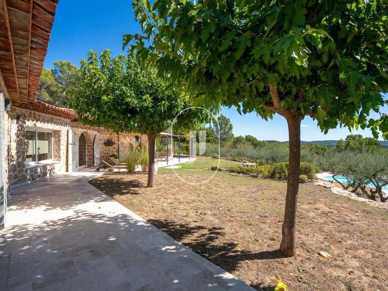 Villa Saint-Antonin-du-Var - 4 chambres - 200m²