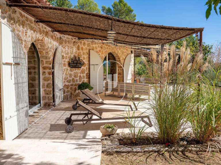 Villa Saint-Antonin-du-Var - 4 chambres - 200m²