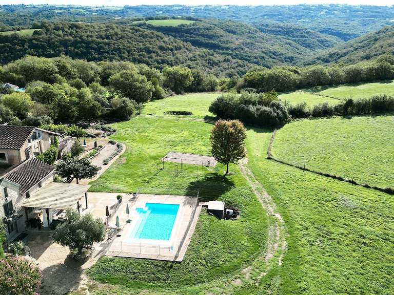 Propriété Saint-Antonin-Noble-Val - 5 chambres - 200m²