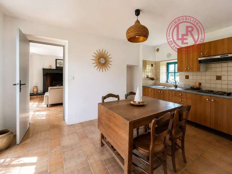 Maison Saint-Aubin-de-Courteraie - 5 chambres - 245m²